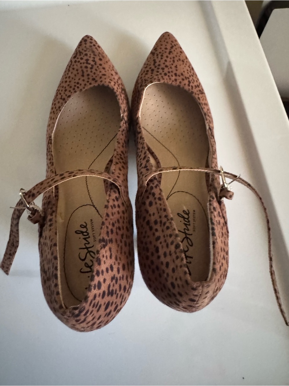 Life Stride Tan and Black Cheetah-Print Mary Jane Pointed Pumps size 9.5 - Picture 3 of 4